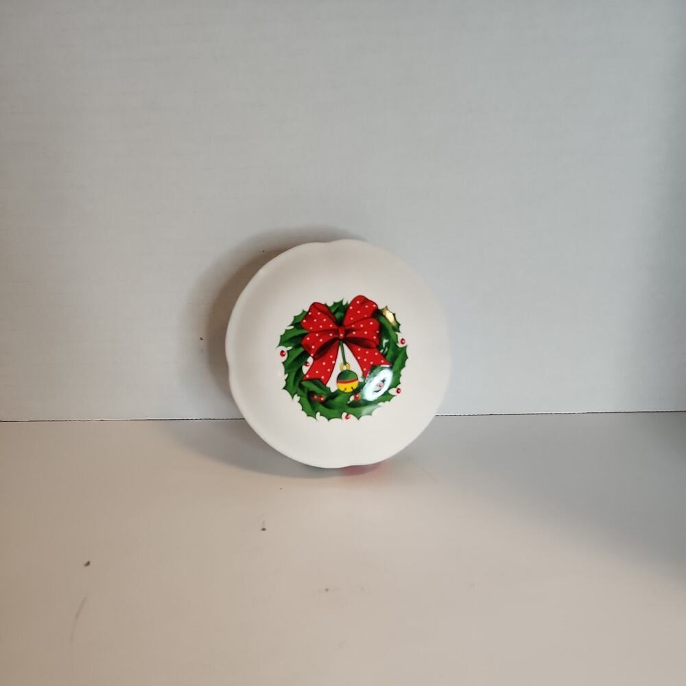 Vtg San Francisco Music Box Ceramic Holly Weath Trinket Box "Deck the Halls"